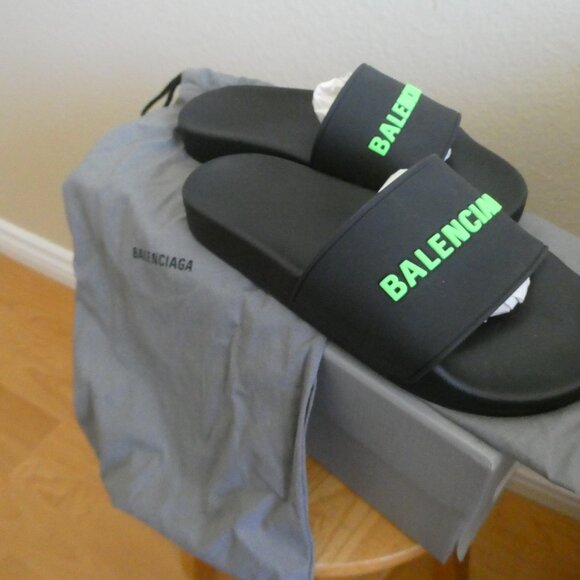 Brand New Balenciaga Pool Slide Flip-Flup Size 37 (US- 7) - Picture 3 of 7